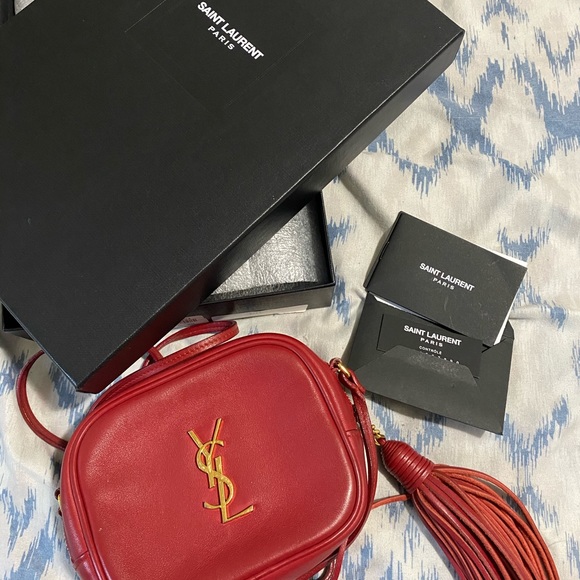 Saint Laurent
Classic Monogram Blogger Bag - Picture 2 of 6